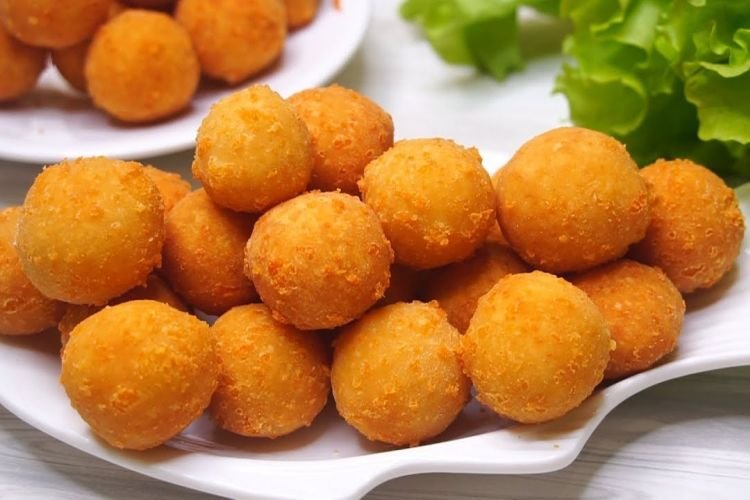 Käsebällchen mit Krabbenstäbchen