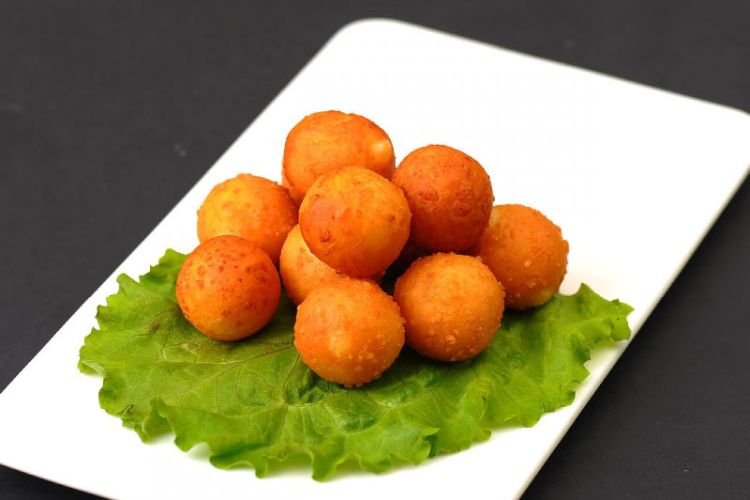 Käsebällchen mit Garnelen