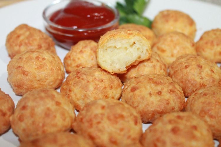 Käsebällchen aus dem Ofen