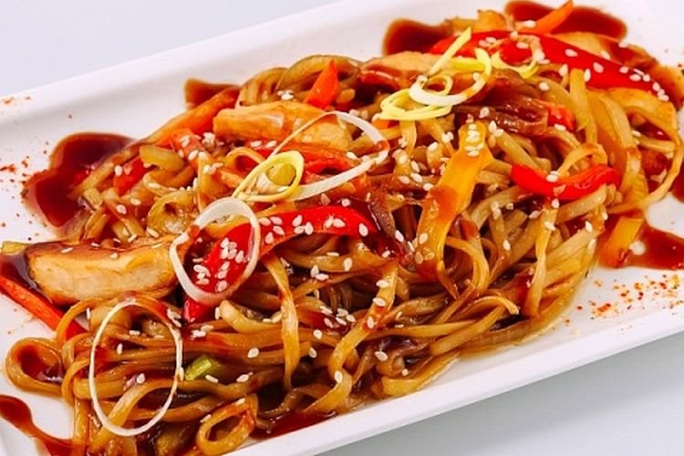 Scharfe Wok-Nudeln