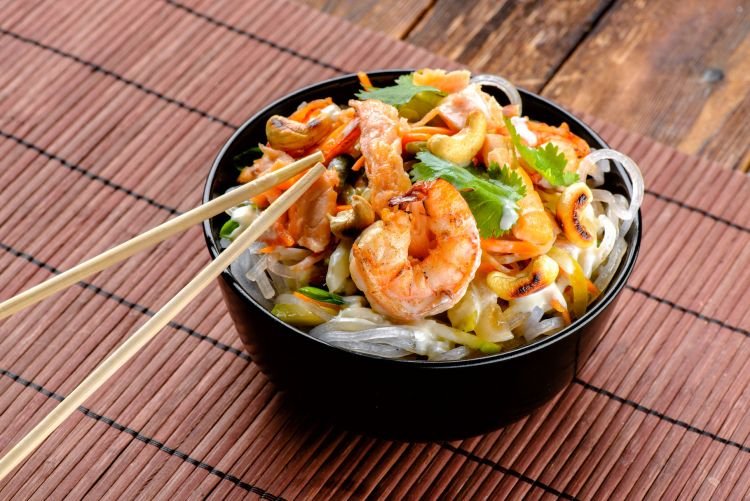 Wok-Nudeln mit Garnelen