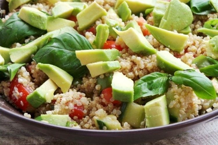Salat mit Wassermelone und Quinoa