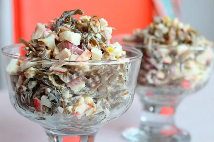 Salat mit Quinoa und Seetang