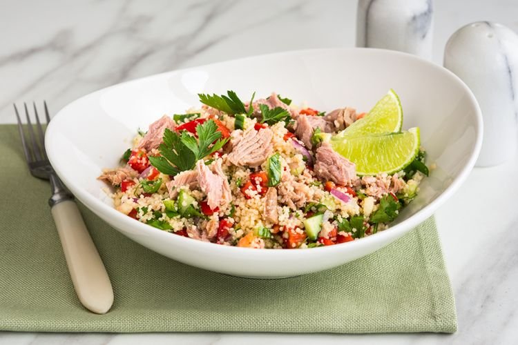 Salat mit Thunfisch und Quinoa