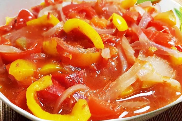 Letscho mit Mais