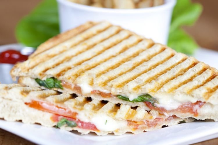 Panini mit Prosciutto und Mozzarella