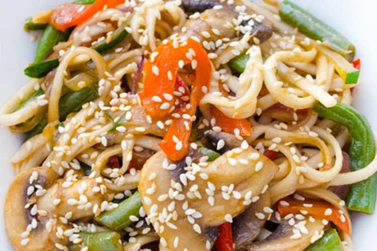 Ramen mit Pilzen und grünen Bohnen