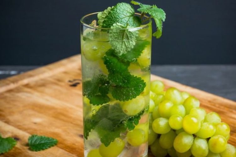 Mojito mit Trauben