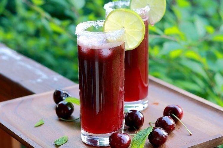Mojito mit Kirschen