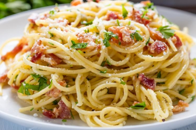 Pasta Carbonara mit Mozzarella