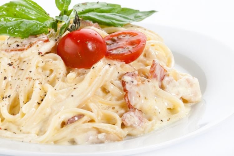 Pasta Carbonara mit Tomaten