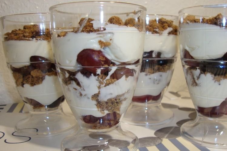 Trifle with Custard and Grapes