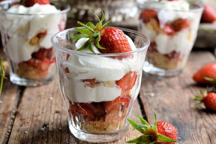 Trifle with Strawberries and Cream Cheese Frosting