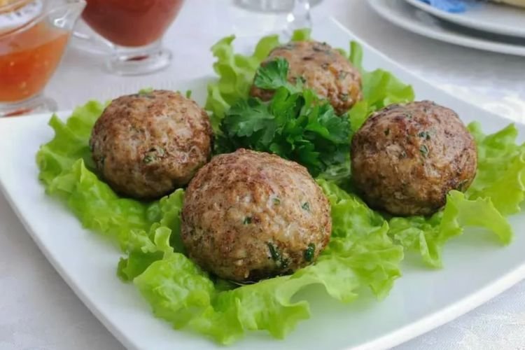 Frikadellen mit Kräutern