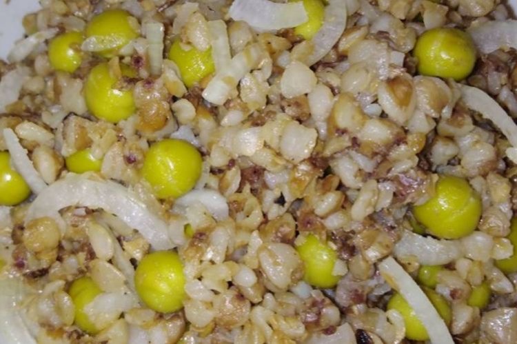 Buckwheat with Green Peas