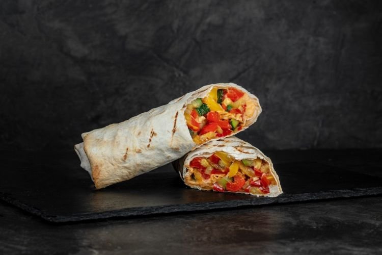 Döner Kebab mit Gemüse und Käse
