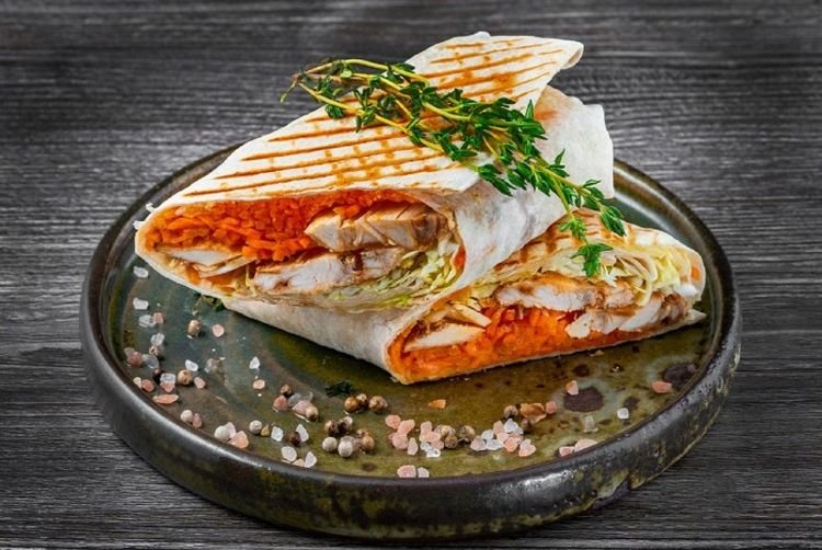 Döner Kebab mit koreanischen Karotten