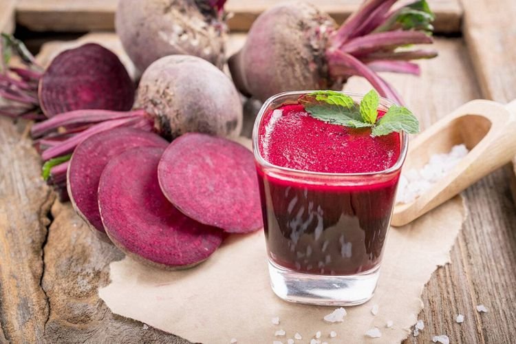 Smoothie with Beetroot and Apple