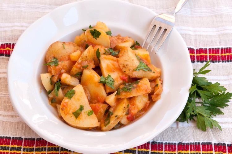 Stewed Potatoes in Tomato Sauce