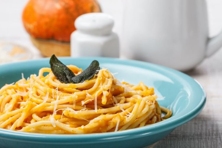 Pasta mit Kürbis und Suluguni
