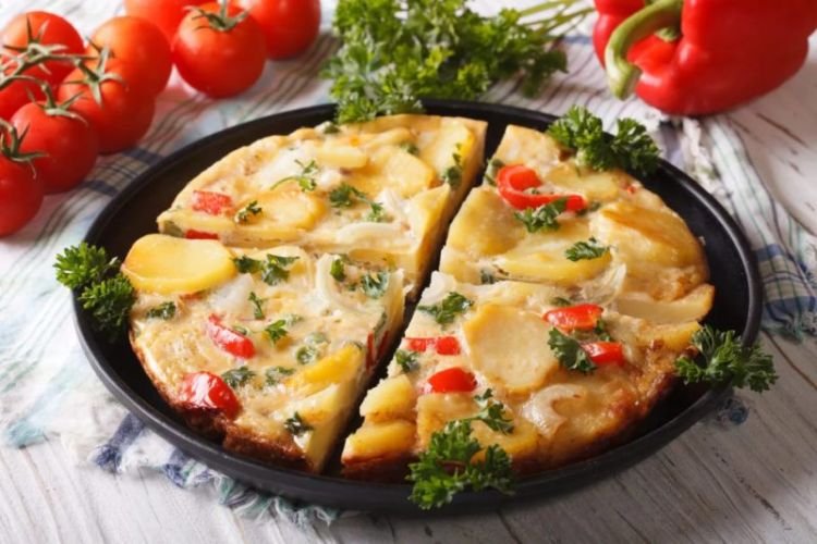 Rührei mit Tomaten und Kartoffeln