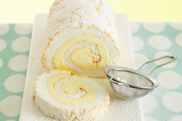 Baiser-Rolle mit Äpfeln