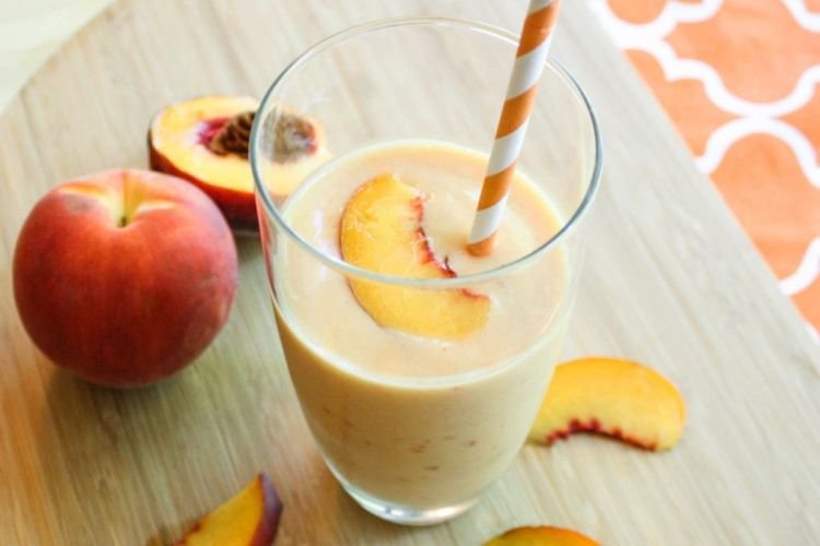 Banana and Peach Smoothie