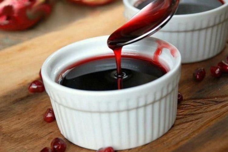 Sauce aus Granatapfelsaft
