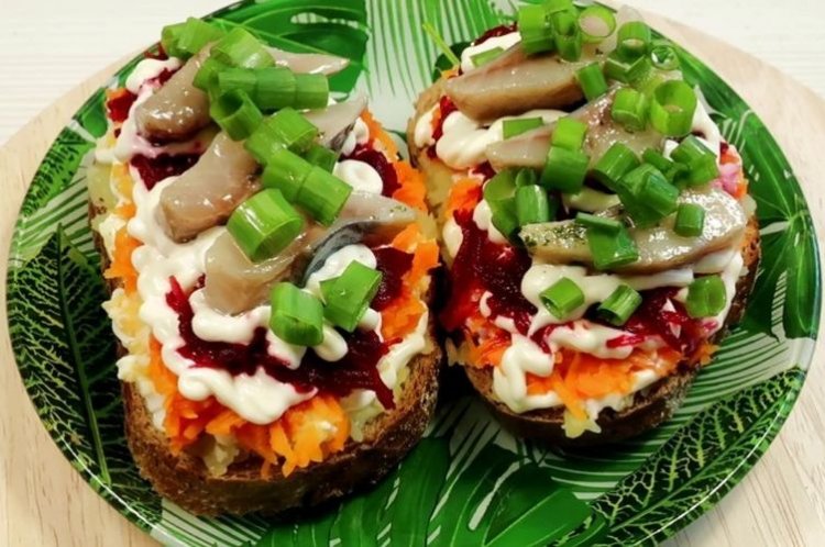 Heringssandwiches unter dem Pelzmantel