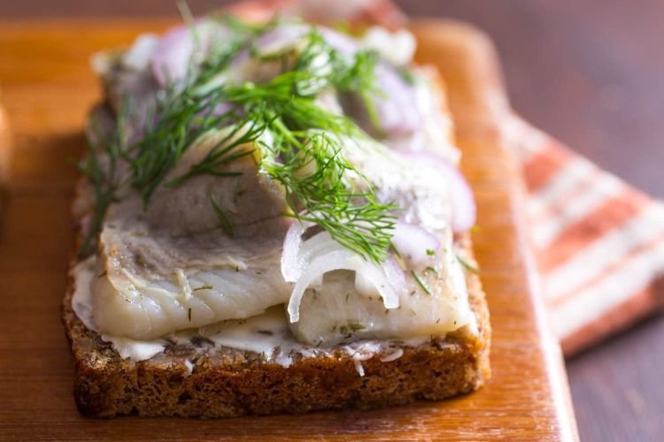 Heringssandwiches mit Frischkäse