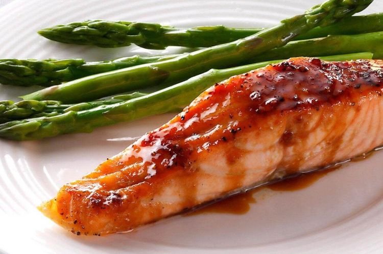 Salmon in Garlic-Honey Glaze