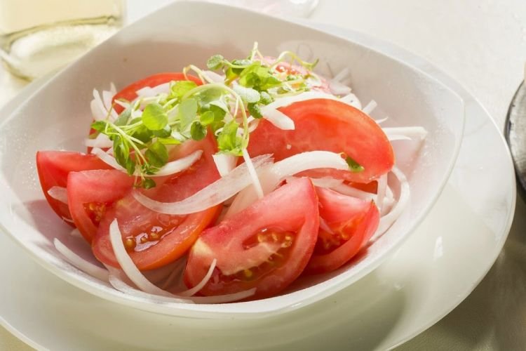 Tomato and Onion Salad