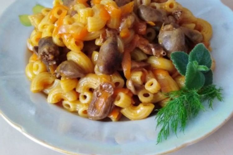 Corazones de pollo con pasta