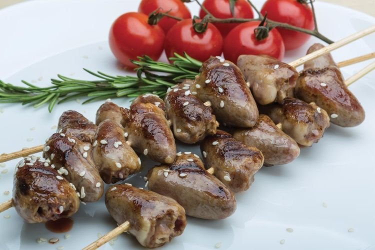 Brochetas de corazones de pollo