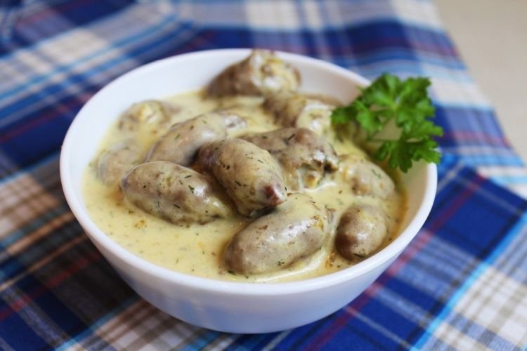 Corazones de pollo en nata