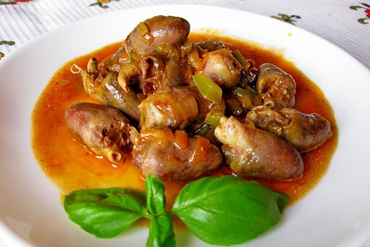 Corazones de pollo en tomate