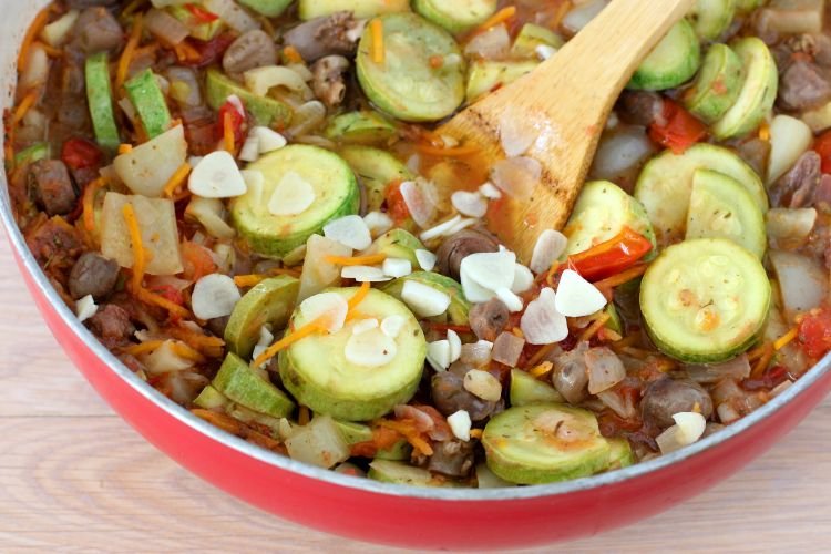Corazones de pollo con verduras