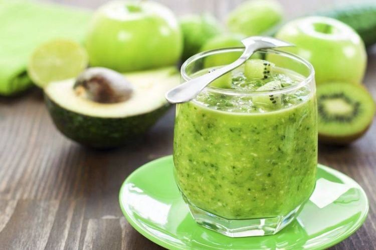 Kiwi Smoothie with Apple Juice