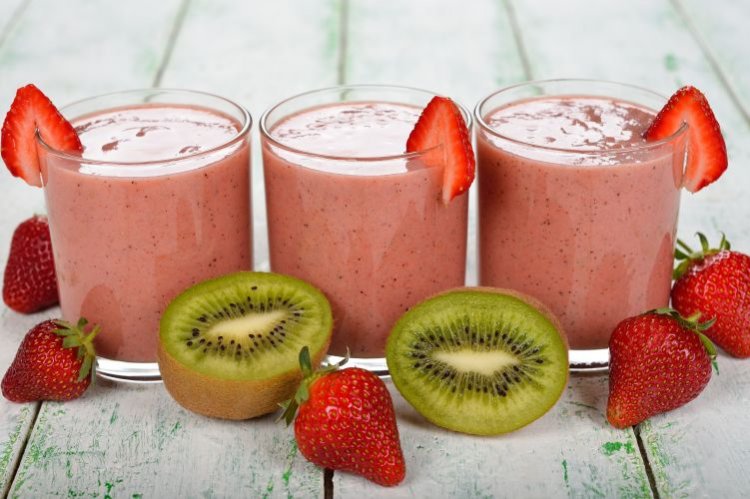 Kiwi and Strawberry Smoothie with Kefir