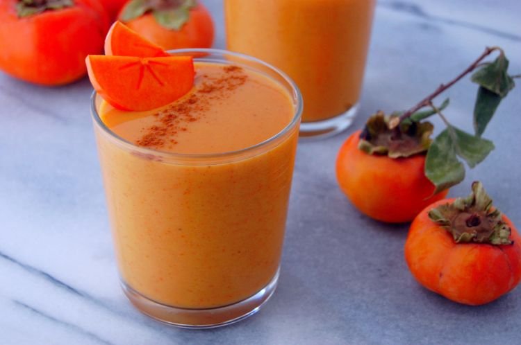 Kiwi and Persimmon Smoothie
