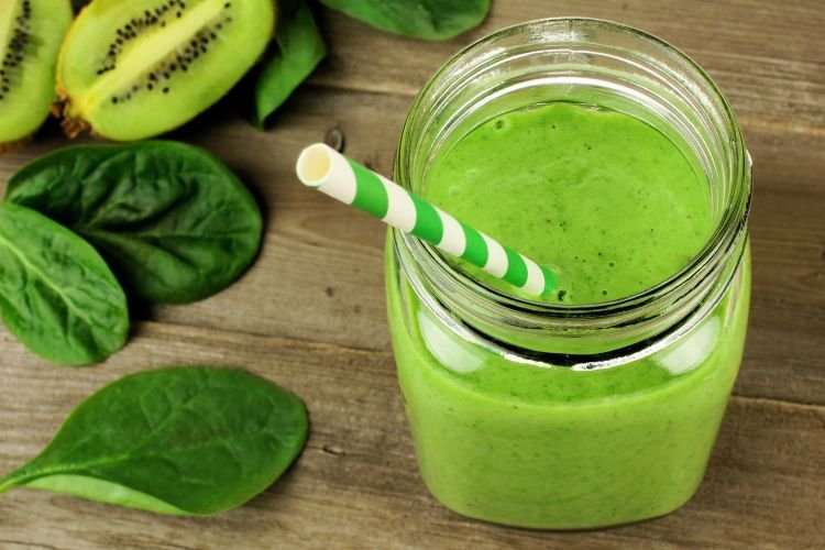 Kiwi and Spinach Smoothie