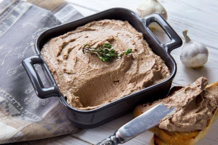 Pastete aus Leber und Hähnchenfilet