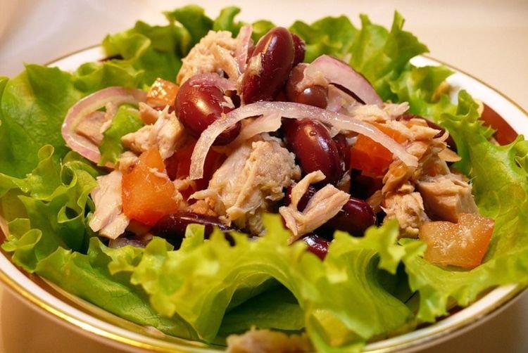 Salat mit Thunfisch und Bohnen