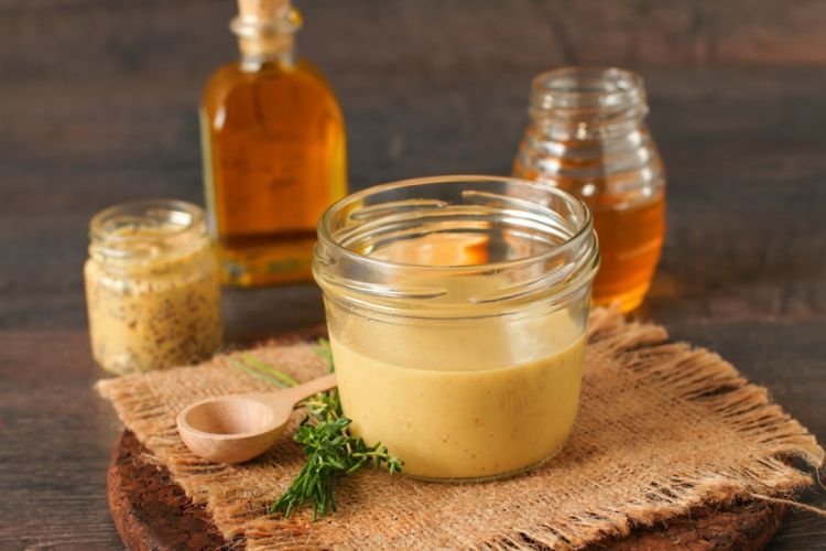 Salsa de miel y mostaza para hamburguesa