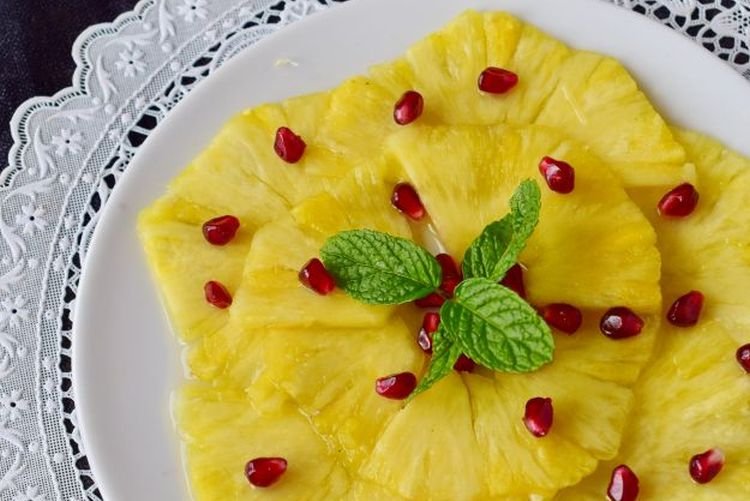 Ananas-Carpaccio mit Ingwer