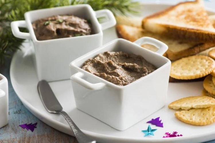 Chicken Liver Pâté with Apple and Nuts