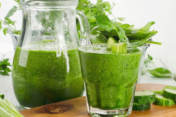 Celery, Cucumber, and Herb Smoothie