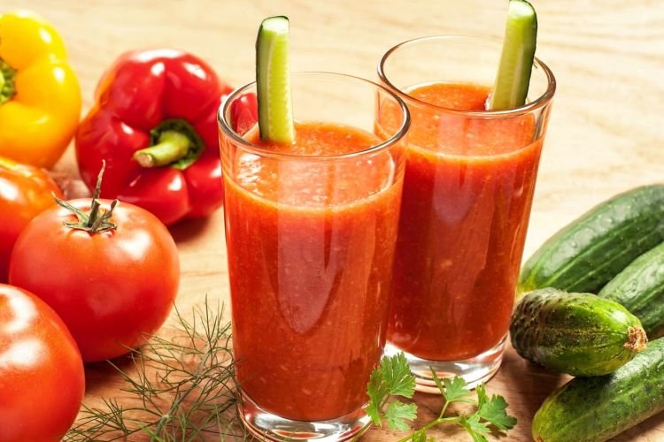 Celery Smoothie with Tomato