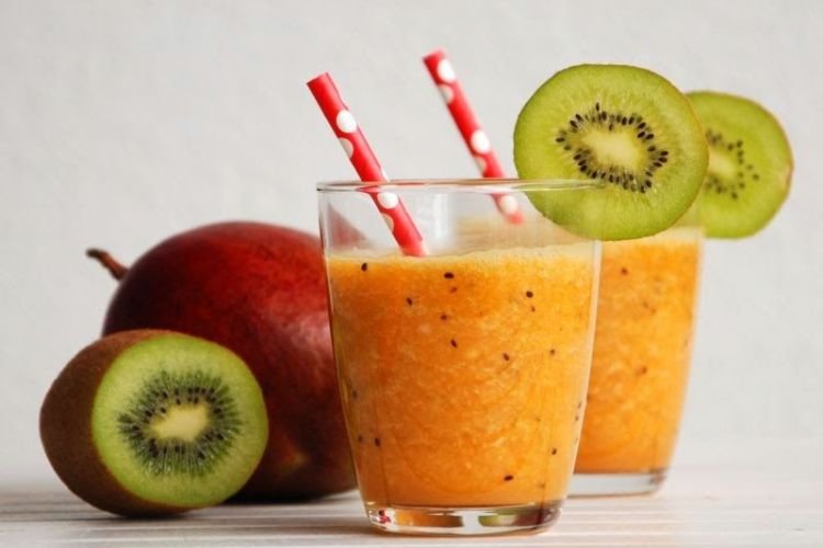 Celery and Mango Smoothie