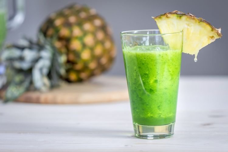 Celery, Cucumber, and Pineapple Smoothie